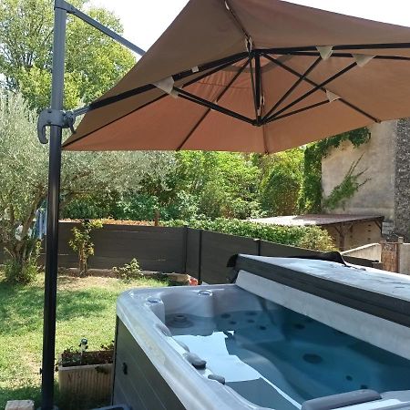 Chambres D'Hotes & Jacuzzi - A L'Ombre Des Amandiers Saint-Martin-dʼArdèche Bagian luar foto
