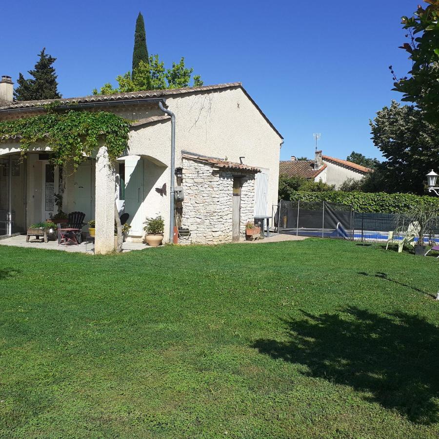 Chambres D'Hotes & Jacuzzi - A L'Ombre Des Amandiers Saint-Martin-dʼArdèche Bagian luar foto