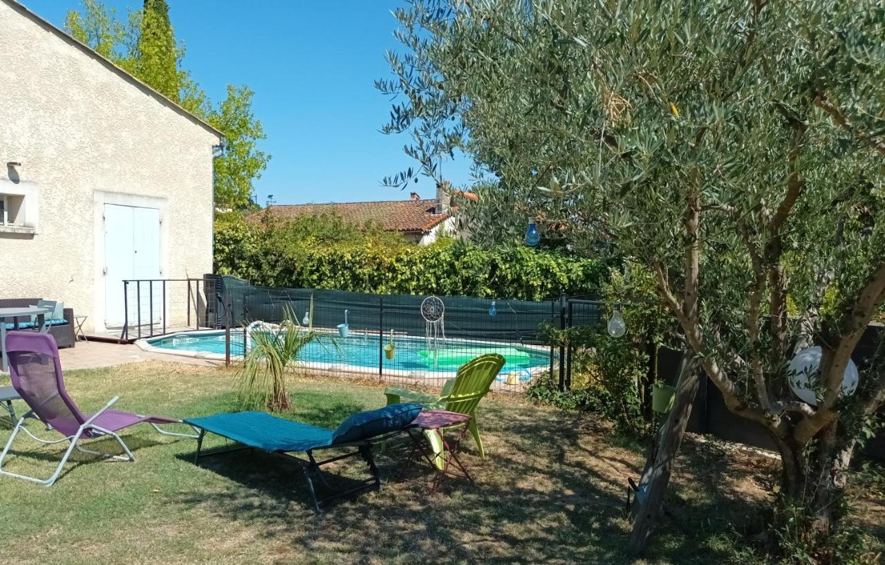 Chambres D'Hotes & Jacuzzi - A L'Ombre Des Amandiers Saint-Martin-dʼArdèche Bagian luar foto